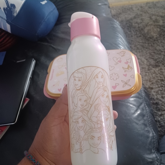 New Tupperware - Picture 3 of 6